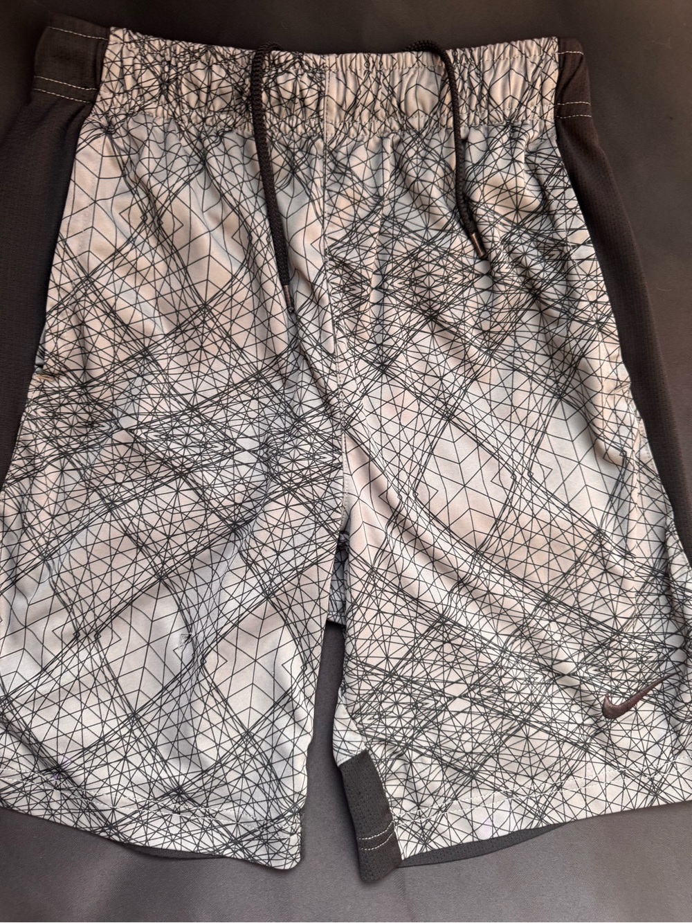 Nike Men's Black & Light Gray Geometric Athletic Shorts